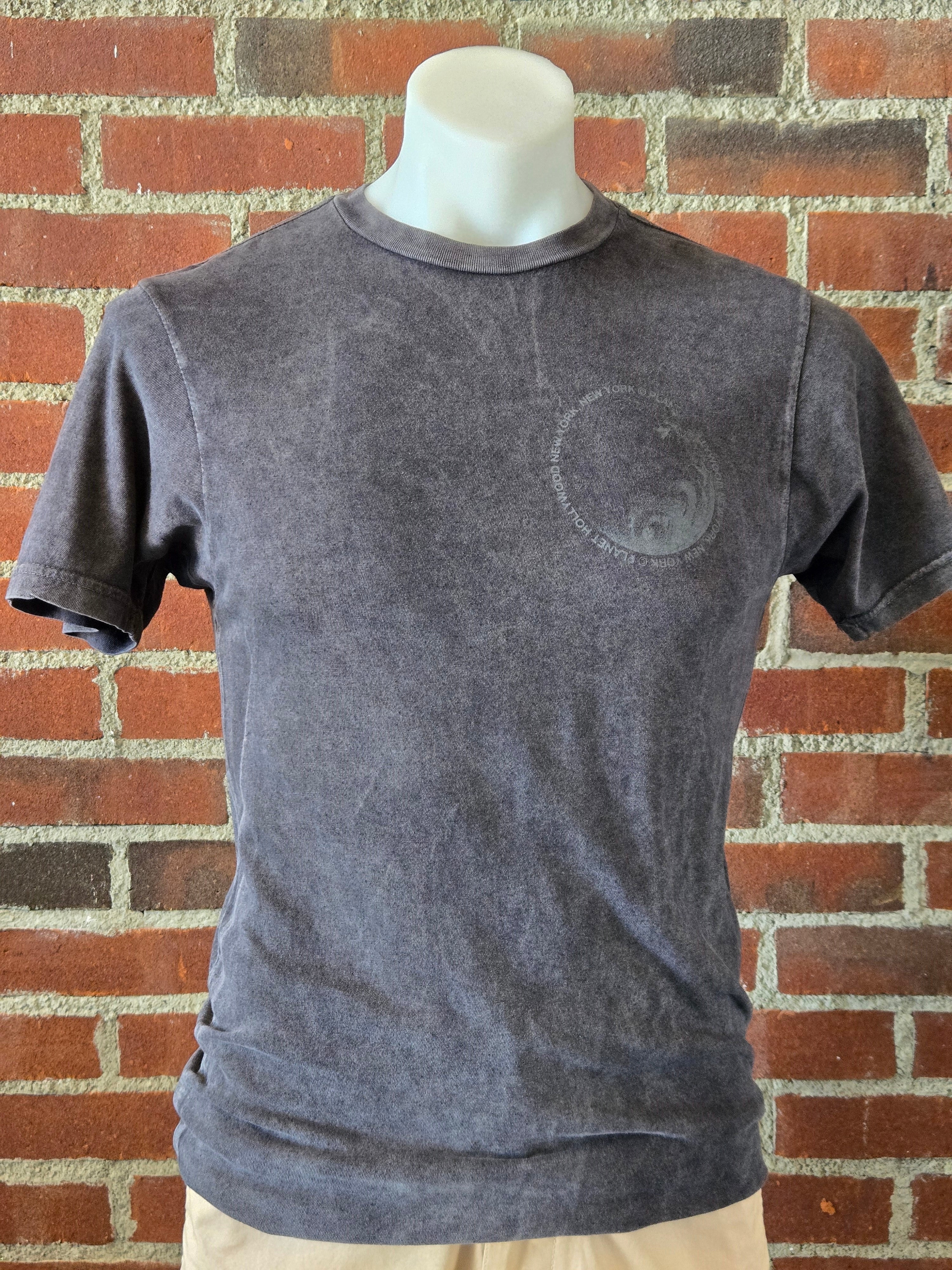 Black Wash Ring Globe Tee